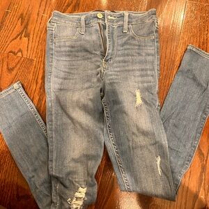 Hollister Women's Blue Distressed Skinny Jeans